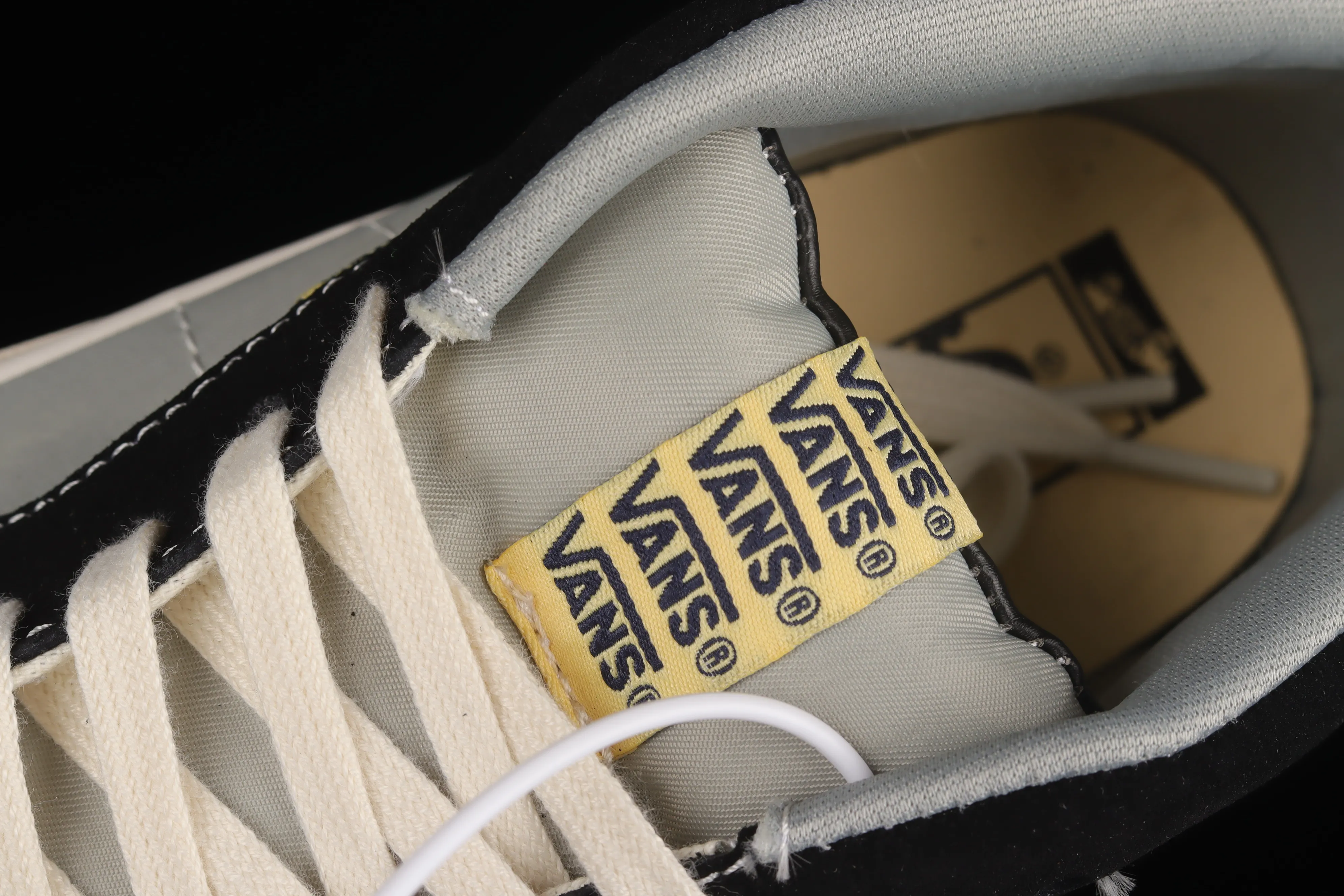 All categories Vans Vans series Vans Mid Vans China Vans Th Snake Trail Lx joint model China casual sneakers VN0A4UWR26M